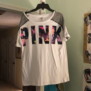 pink t shirt